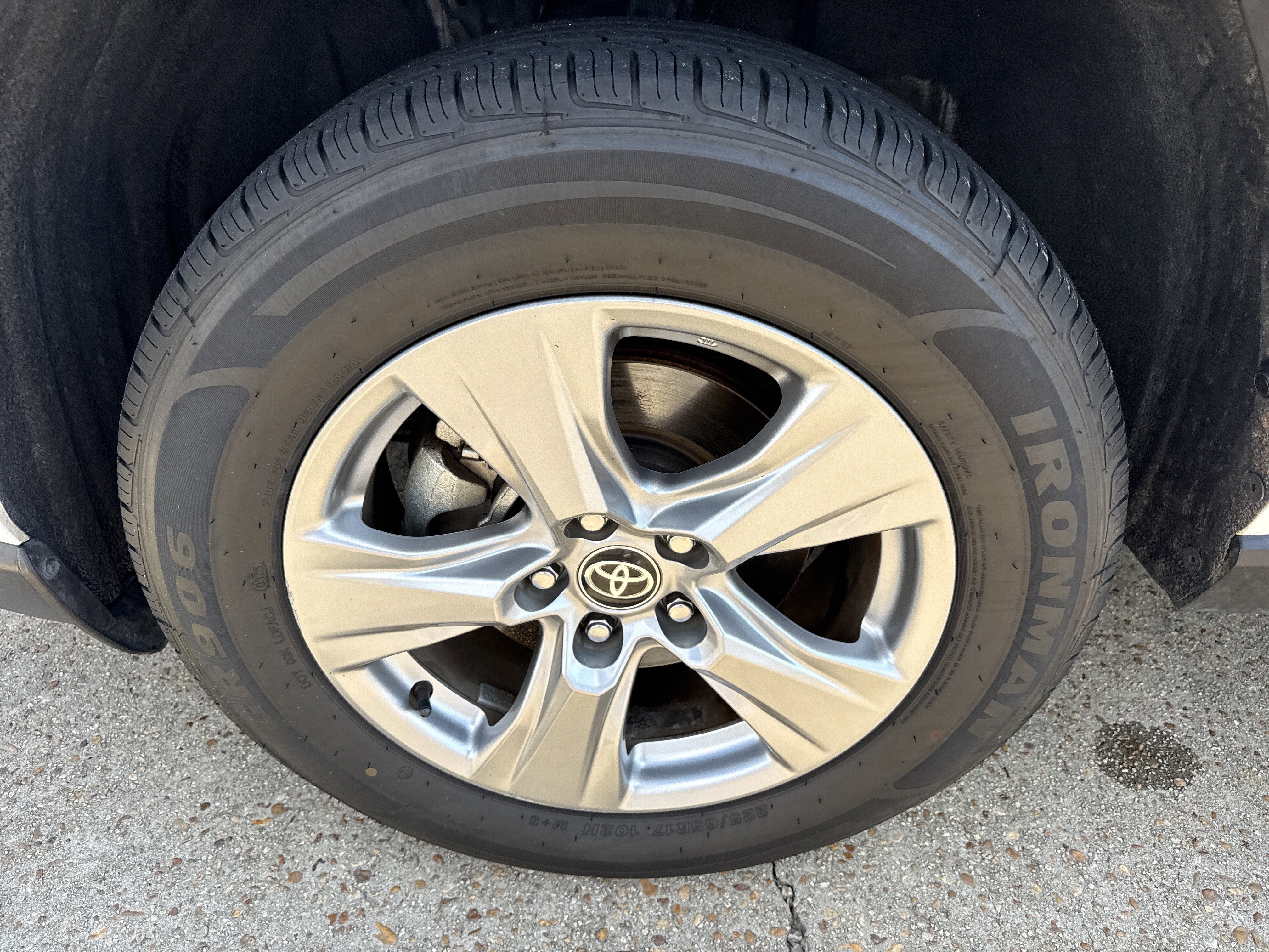 Used 2024 Ice Cap Toyota XLE image 10