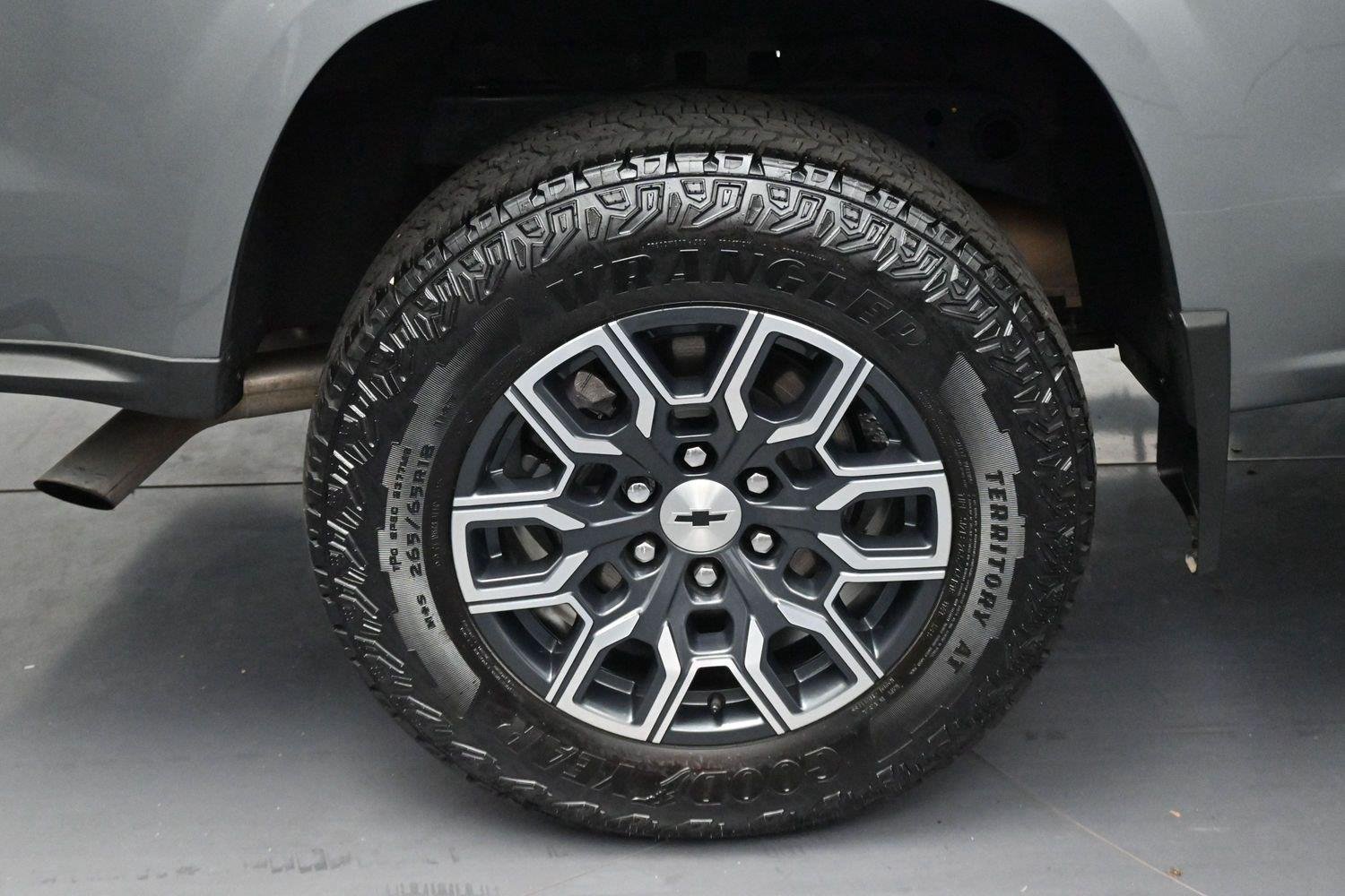 Used 2025 Sterling Gray Metallic Chevrolet Z71 image 31