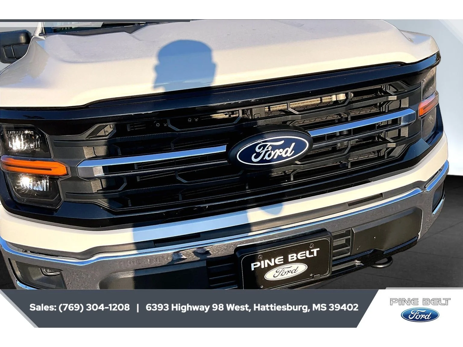 Used 2025 Oxford White Ford XLT image 22
