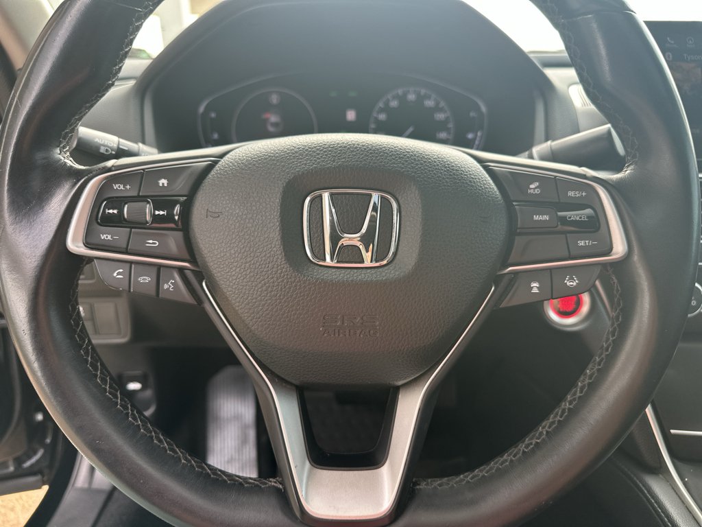 Used 2018 Crystal Black Pearl Honda Touring 1.5T image 17