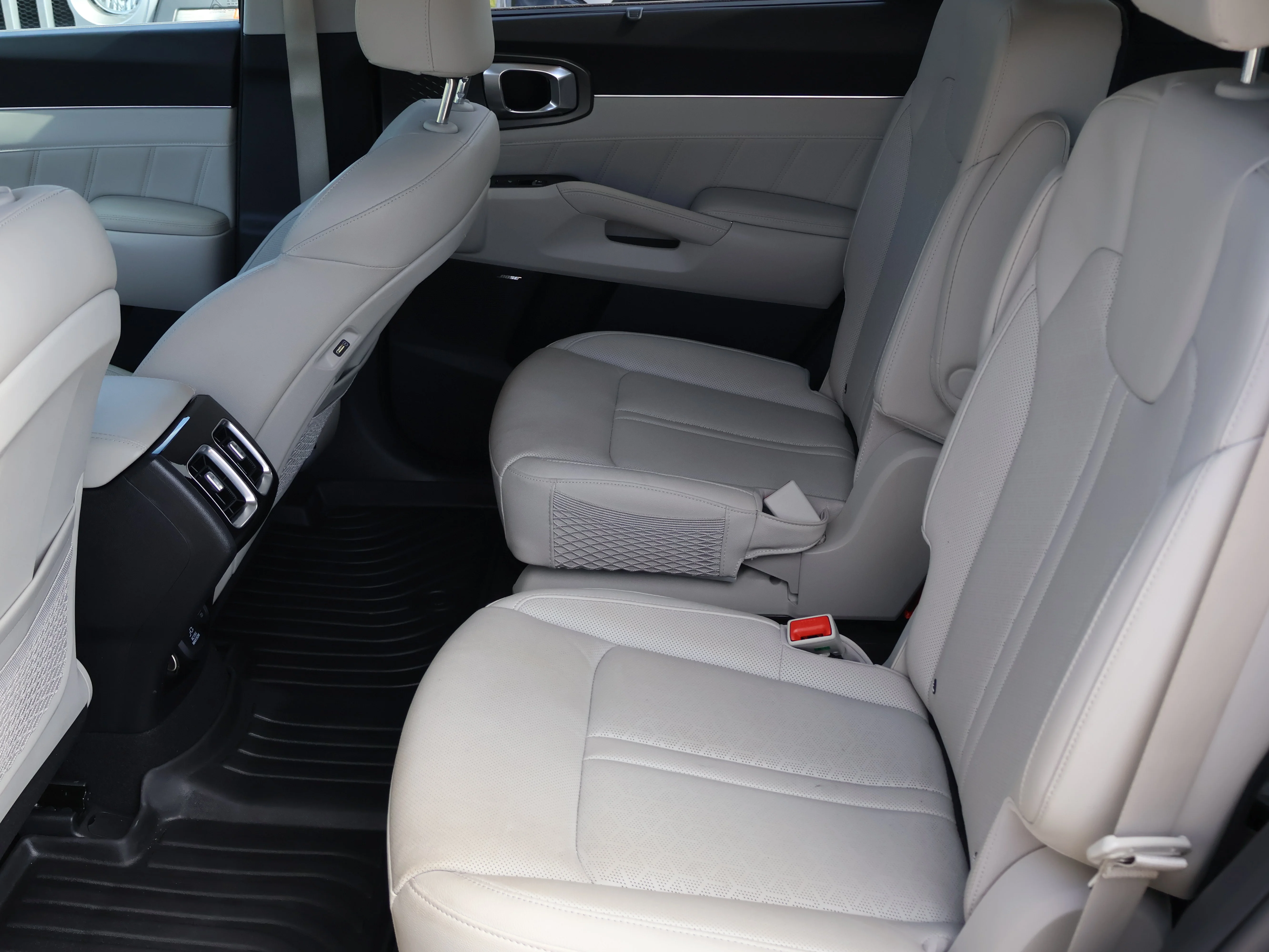 Used 2023 Aurora Black Kia SX Prestige image 19