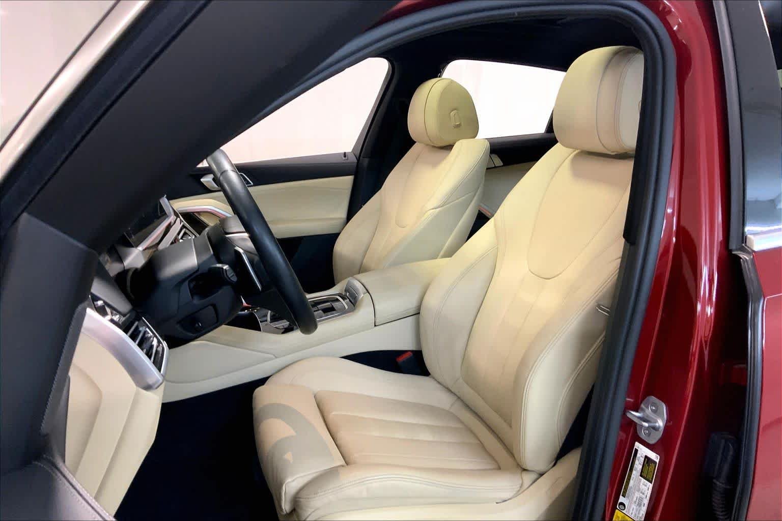 Used 2021 Flamenco Red Metallic BMW xDrive40i image 7