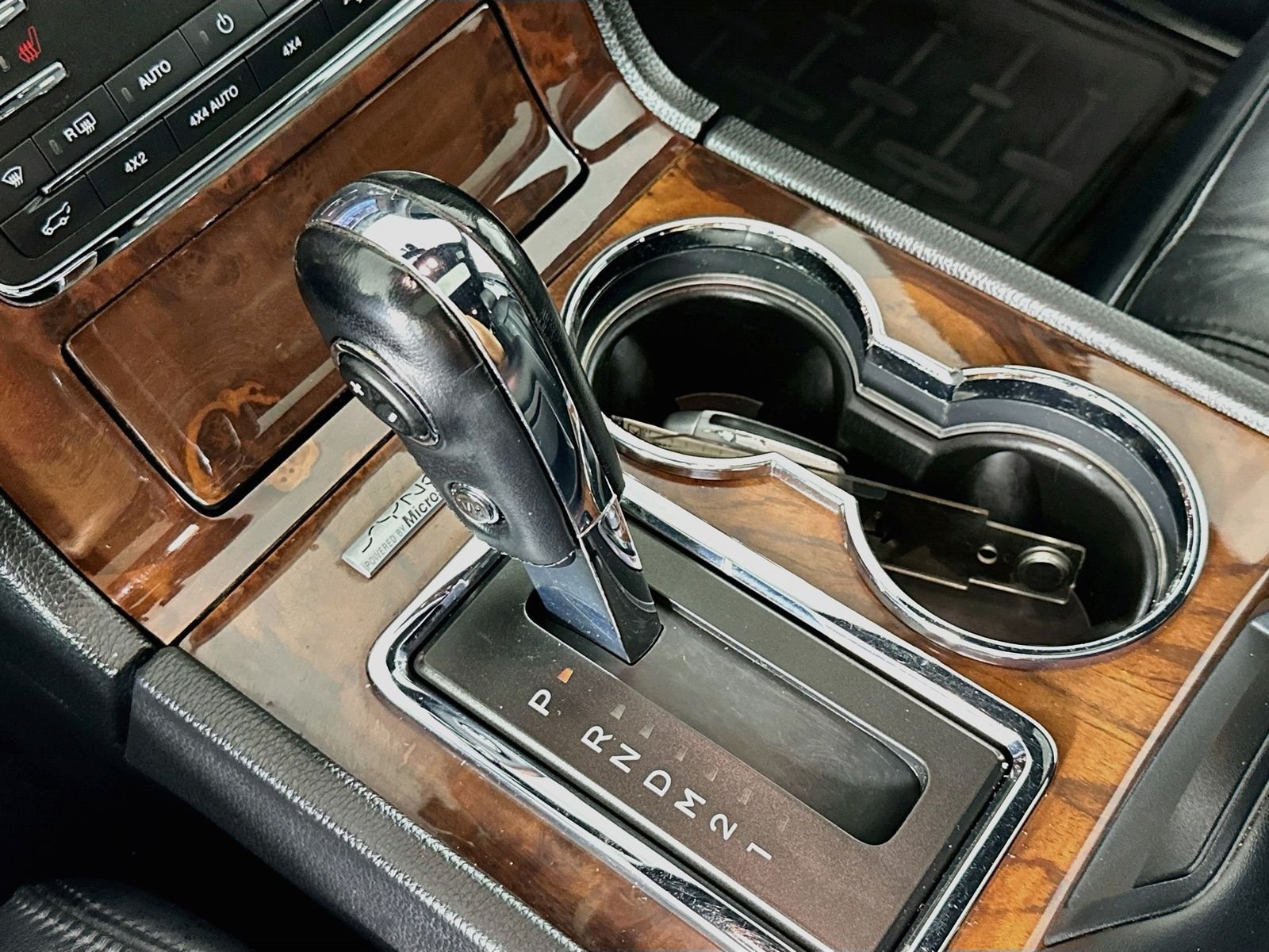 Used 2015 Magnetic Metallic Lincoln Base image 17