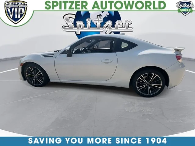 Used 2016 White Subaru Limited image 6