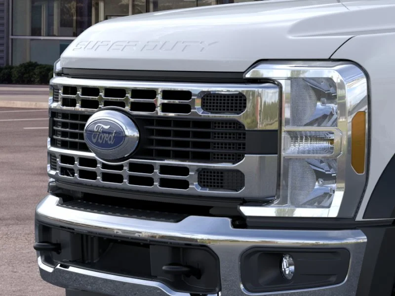 New 2026 Oxford White Ford F-550® XL image 19
