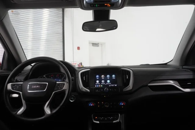 Used 2023  GMC SLE image 19