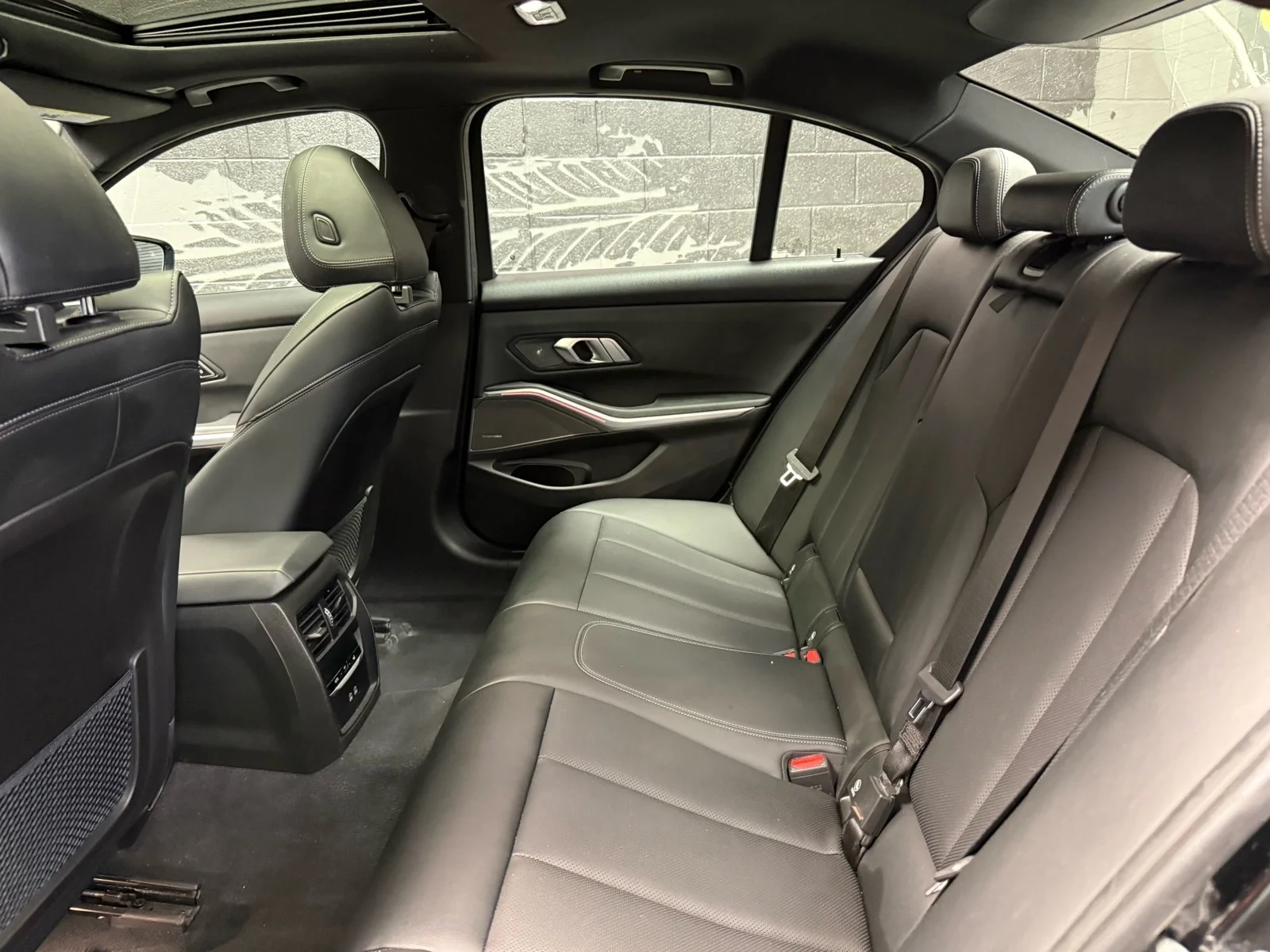 Used 2023 Black Sapphire Metallic (475) BMW M340i xDrive image 29