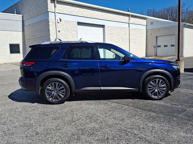 Used 2023 Blue Nissan SL image 12
