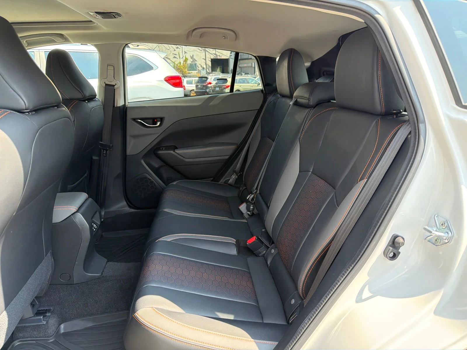 Used 2025 Crystal White Pearl Subaru Limited image 10