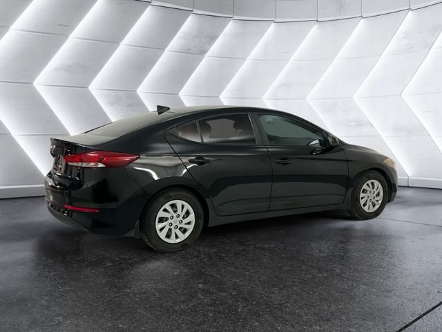 Used 2017 Black Hyundai SE image 4