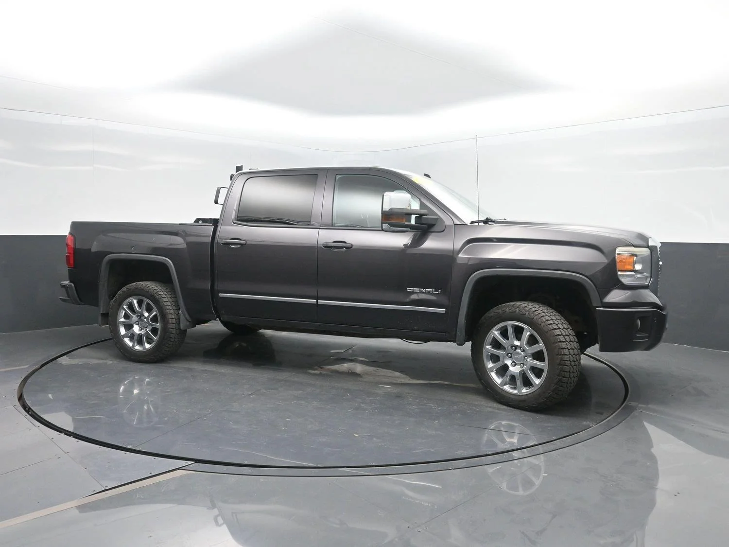 Used 2014 Iridium Metallic GMC Denali image 3