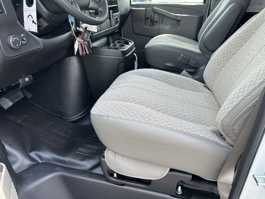 New 2026 Summit White GMC Work Van image 16
