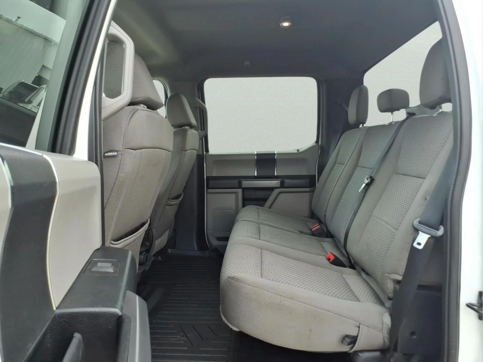 Used 2021 Oxford White Ford XLT image 4