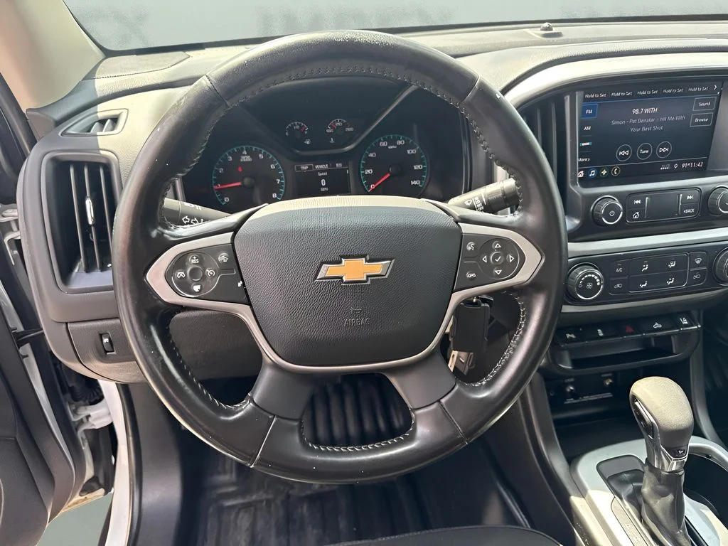 Used 2022 White Chevrolet LT image 12