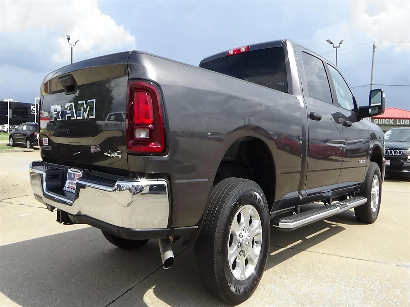 Certified Used 2025 Granite Crystal Metallic Clear Coat (pau) RAM Big Horn image 6