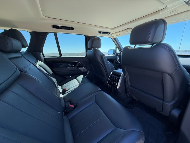 Used 2025 Ostuni Pearl White Premium Metallic Land Rover SE image 17