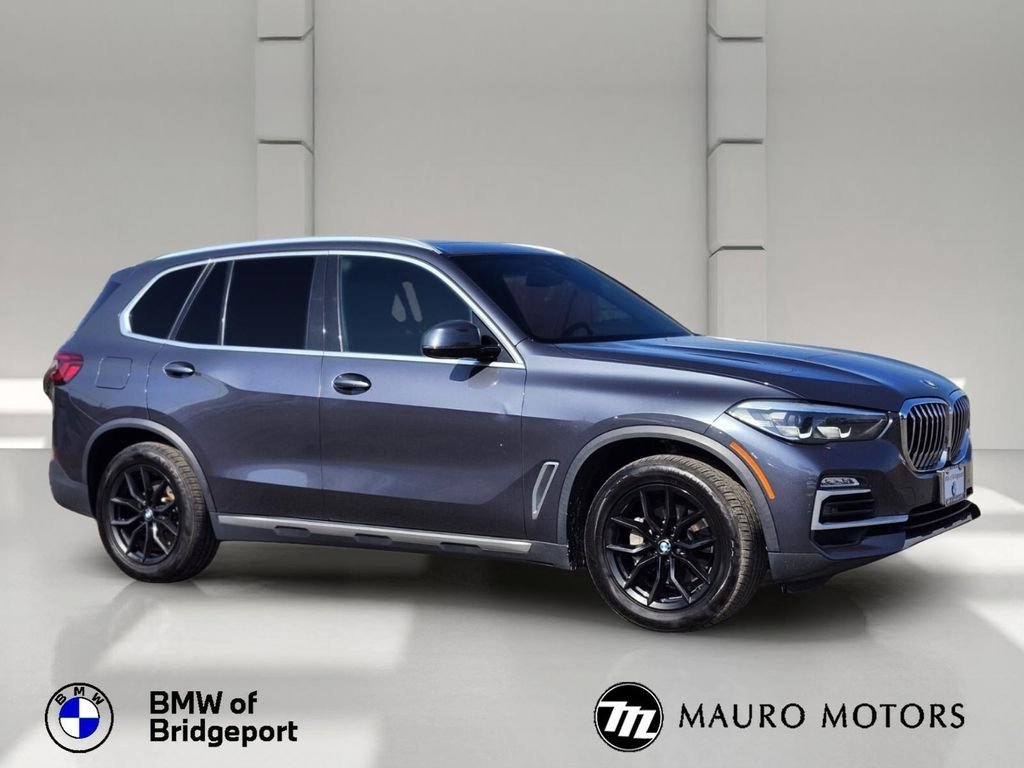 Used 2019 Gray BMW xDrive40i image 1