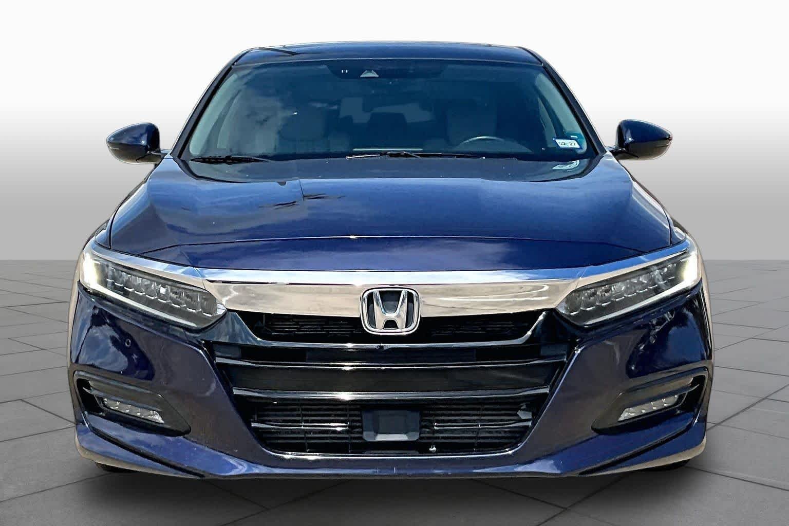 Used 2018 Obsidian Blue Pearl Honda Touring 2.0T image 4