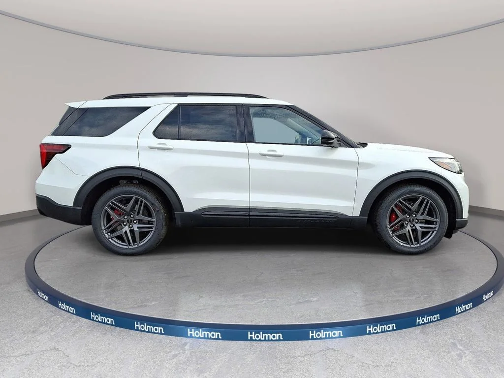 New 2026 Star White Metallic Tri-Coat Ford ST image 3