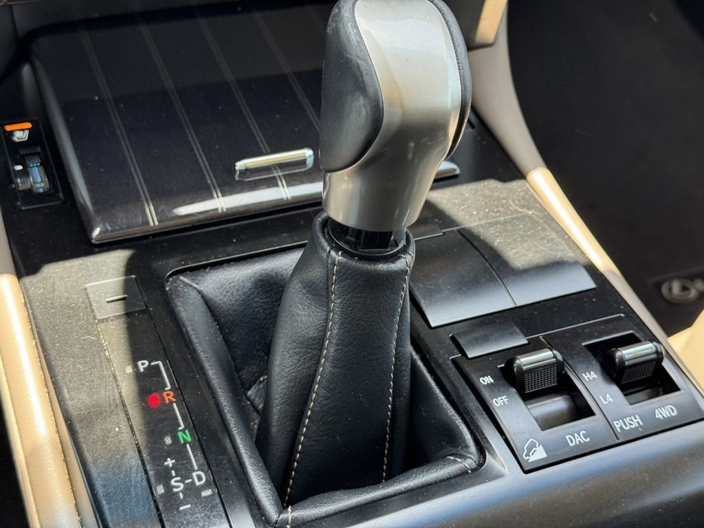 Used 2020 Pearl Lexus 460 image 19