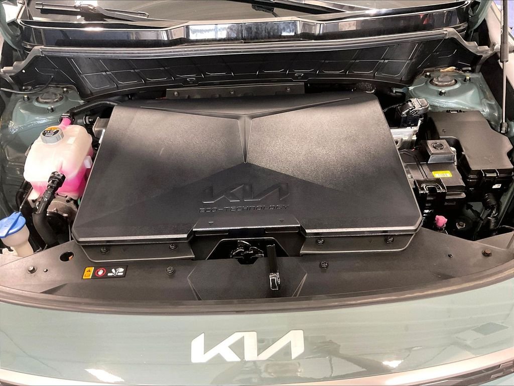 Used 2023 Green Kia Wind image 34