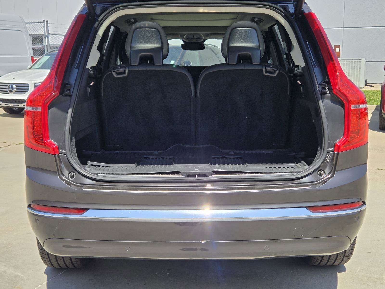 Used 2023 Platinum Gray Metallic Volvo Plus image 12