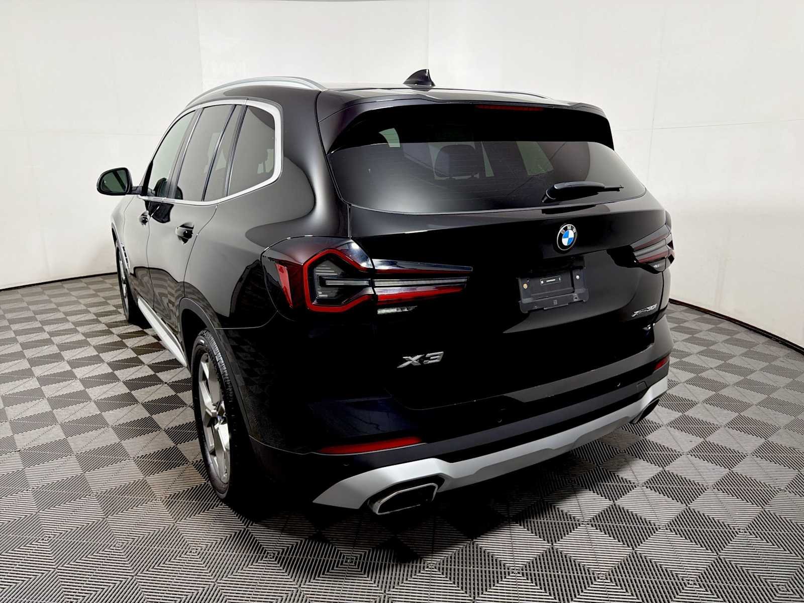 Used 2024 Jet Black BMW xDrive30i image 5