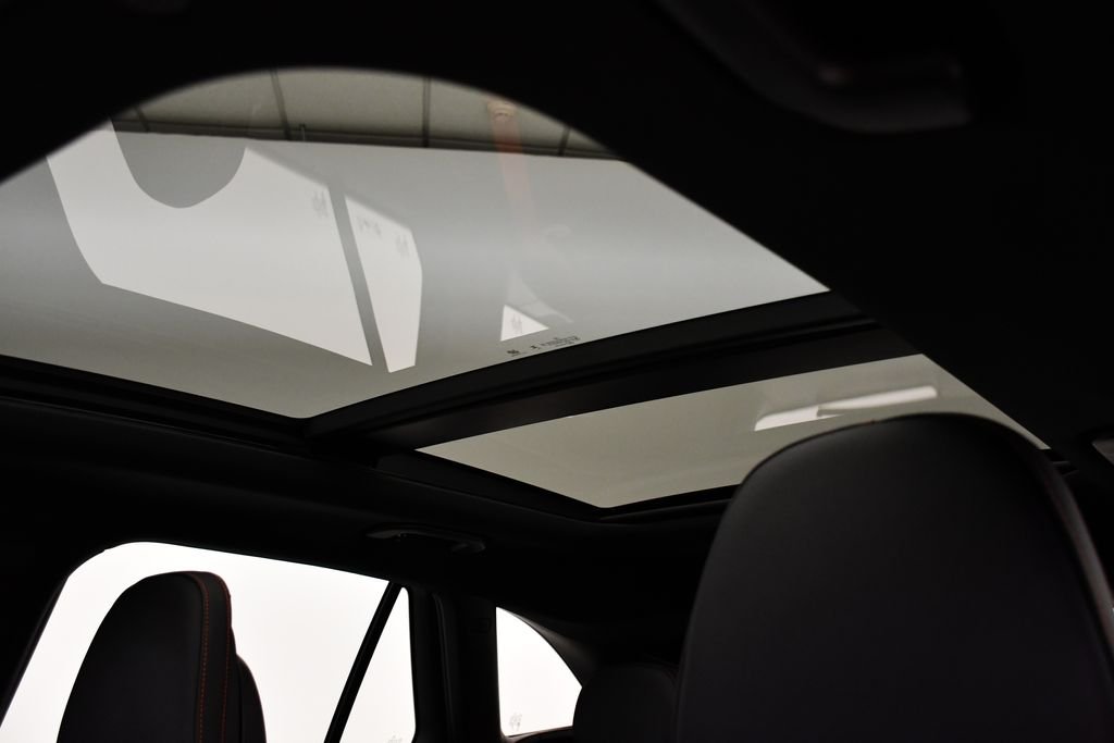 2025 Mercedes-Benz GLC AMG GLC43 - Photo 17