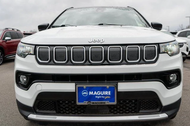 Used 2022 White Jeep Limited image 3