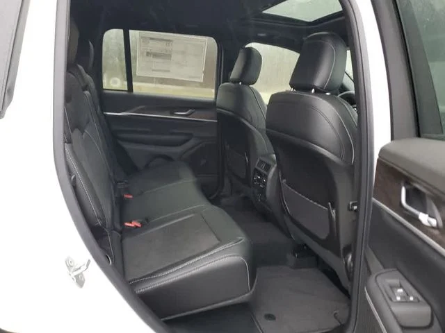2026 Jeep Grand Cherokee Laredo - Photo 23
