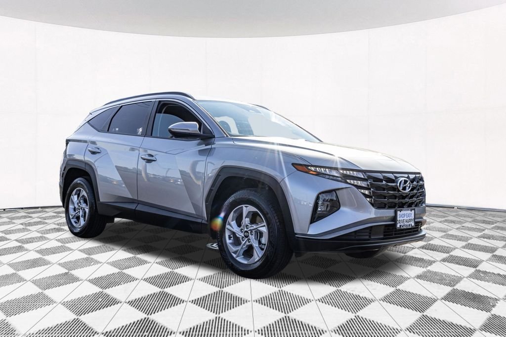 Used 2023 Silver Hyundai SEL image 12