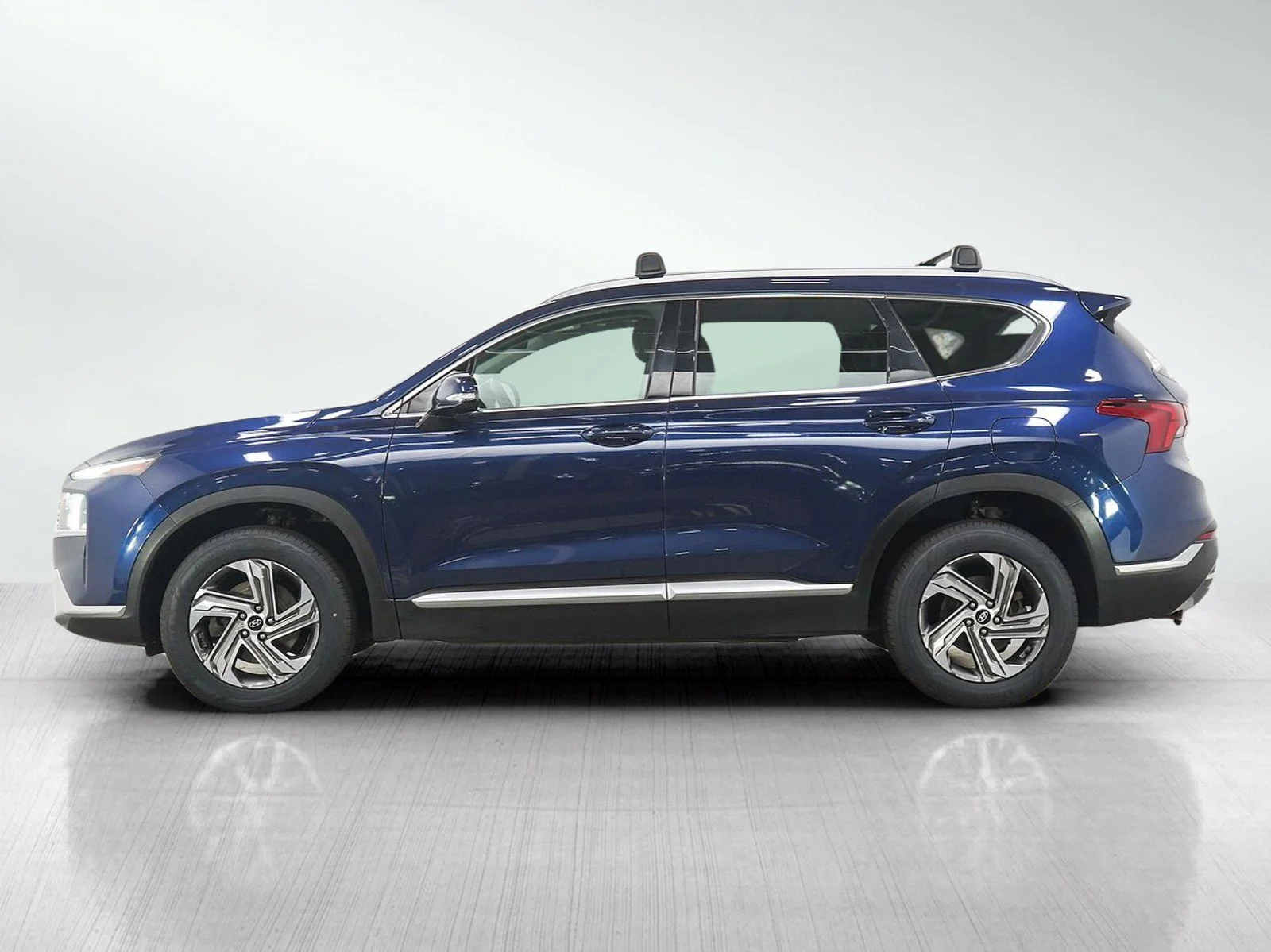 Used 2022 Hyundai Santa Fe SEL with VIN 5NMS3DAJ3NH384359 for sale in Wayzata, Minnesota