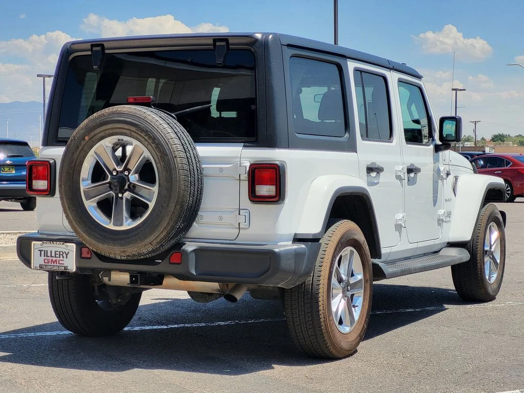 Used 2021 White Jeep Unlimited Sahara image 7