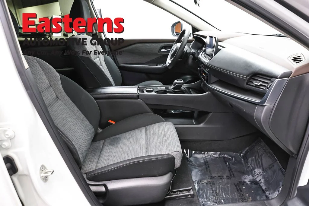 Used 2023 White Nissan SV image 24