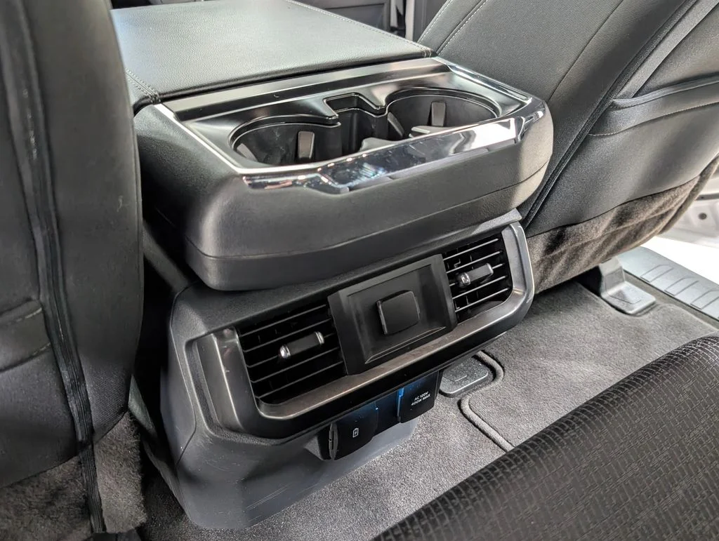 Certified Used 2021 Oxford White Ford XLT image 17