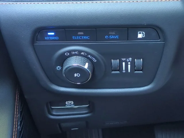 Used 2024 Silver Jeep Summit Reserve 4xe image 19