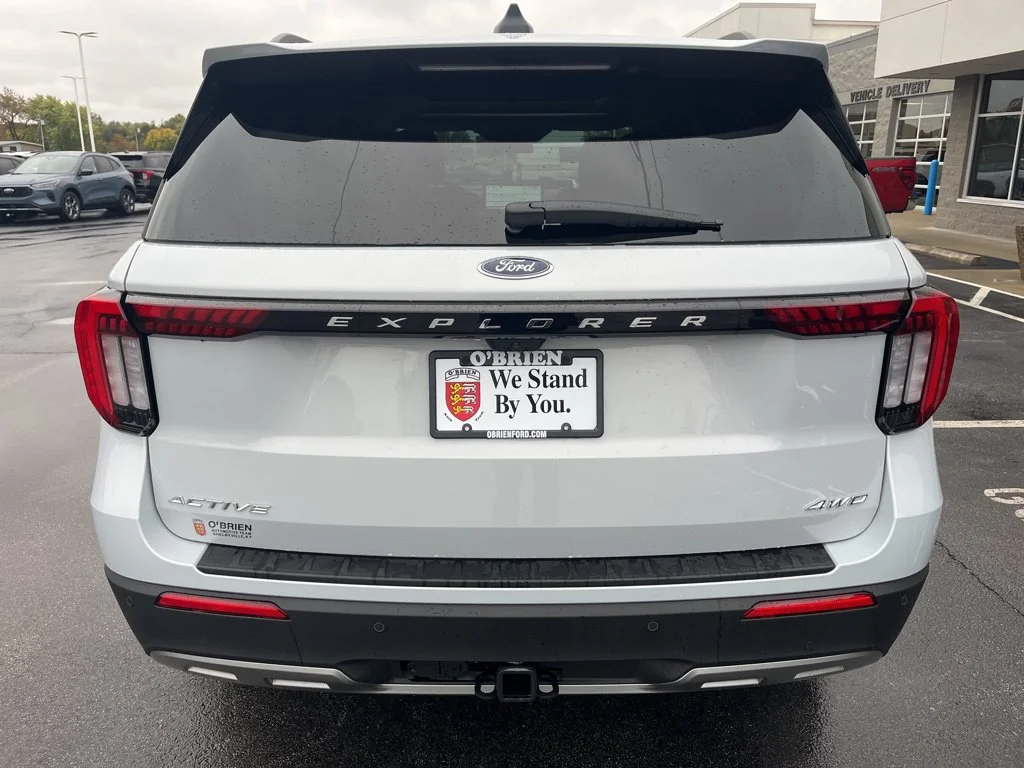 New 2026 Space White Metallic Ford Active image 4