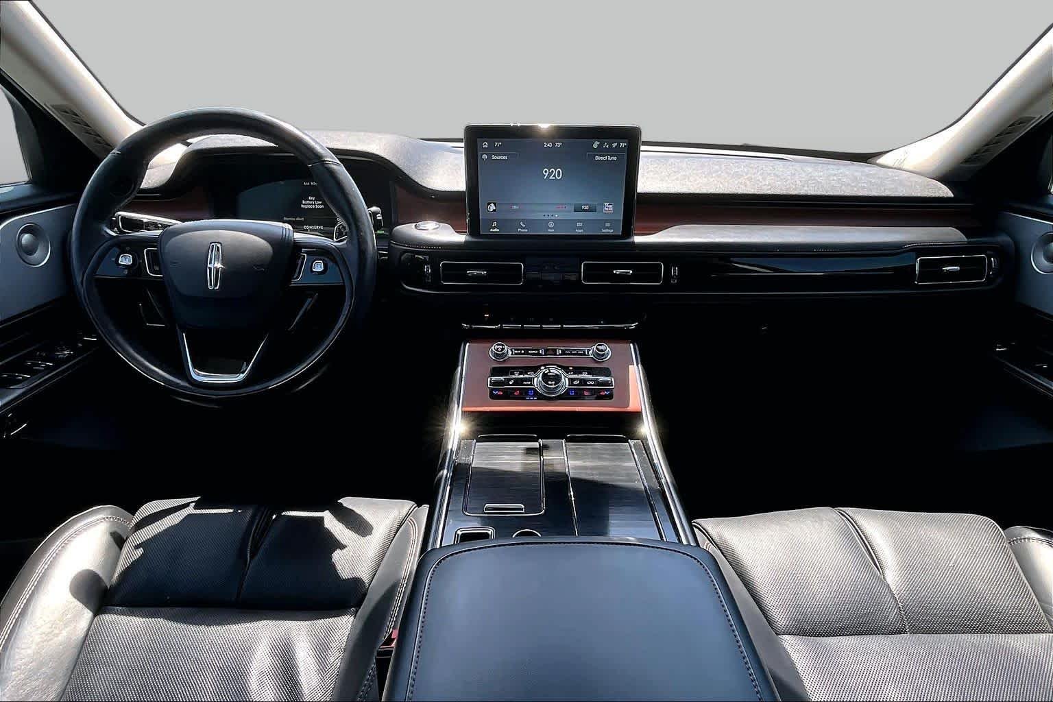 Used 2021 Silver Radiance Lincoln Grand Touring image 15