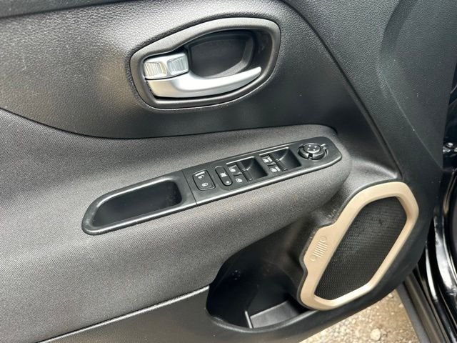 2015 Jeep Renegade Sport - Photo 12