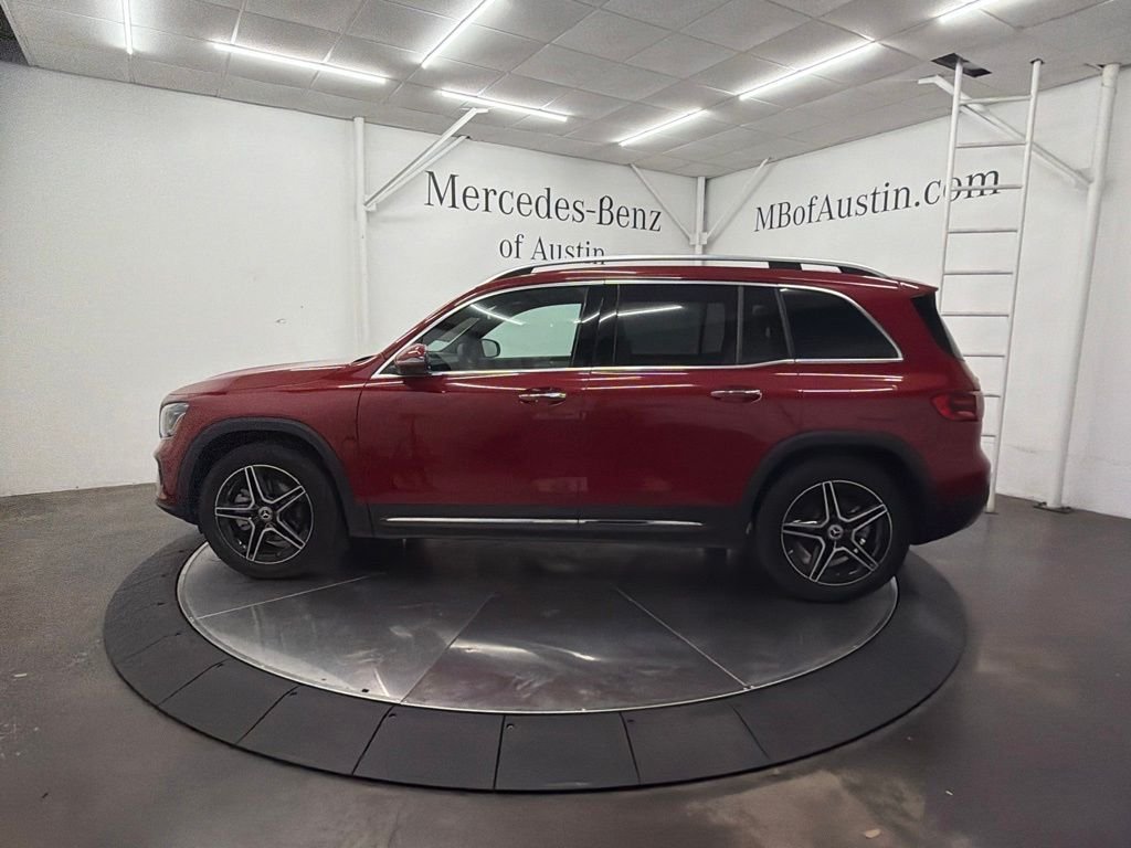 New 2026 MANUFAKTUR Patagonia Red Metallic Mercedes-Benz GLB 250 image 4
