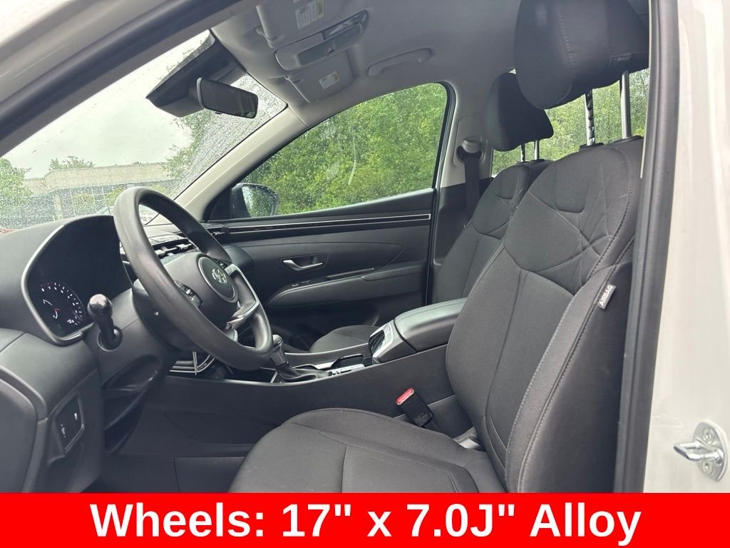 Used 2023 White Hyundai SE image 11