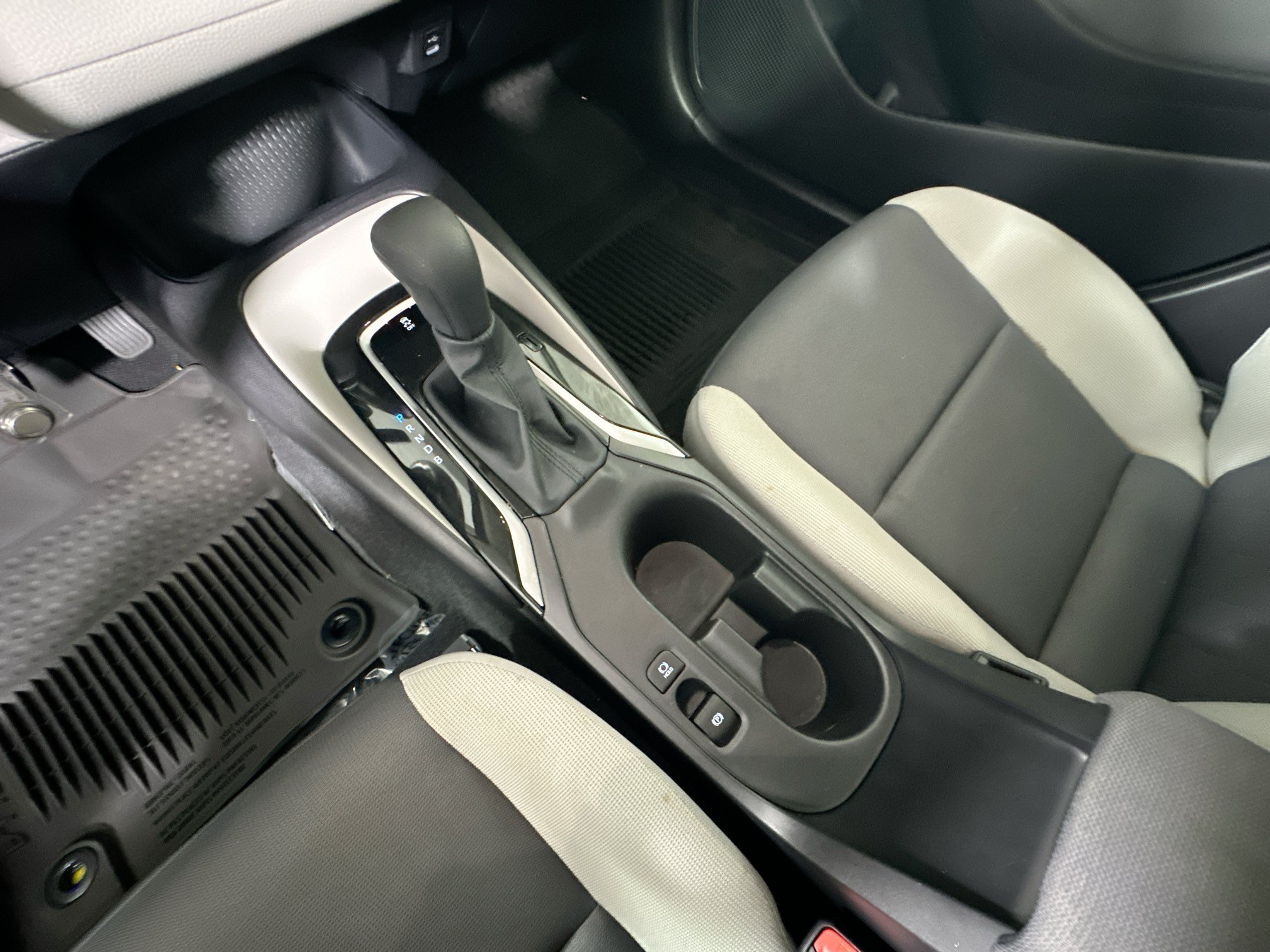 Certified Used 2025 Classic Silver Metallic Toyota LE image 21