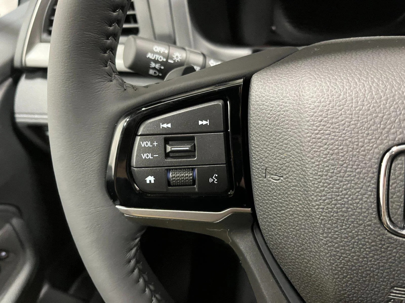 2026 Honda Odyssey EX-L - Photo 13