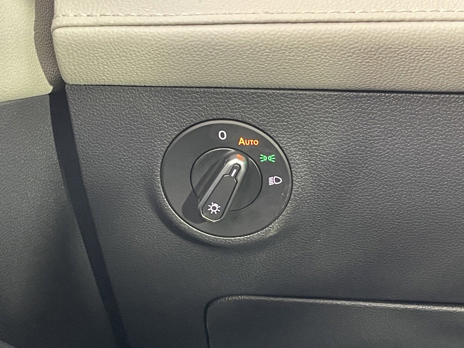 2025 Volkswagen Taos S - Photo 21