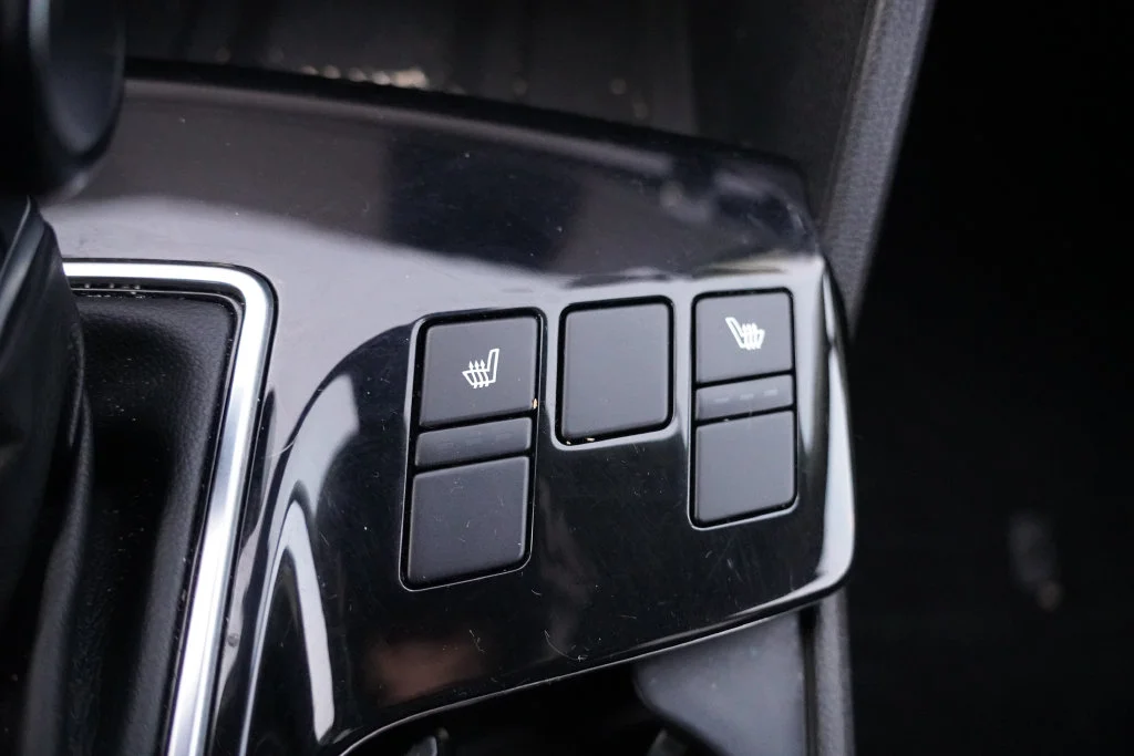 Used 2024 Glacial White Pearl Kia EX image 5
