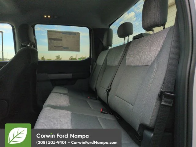 New 2026 Oxford White Ford XLT image 24