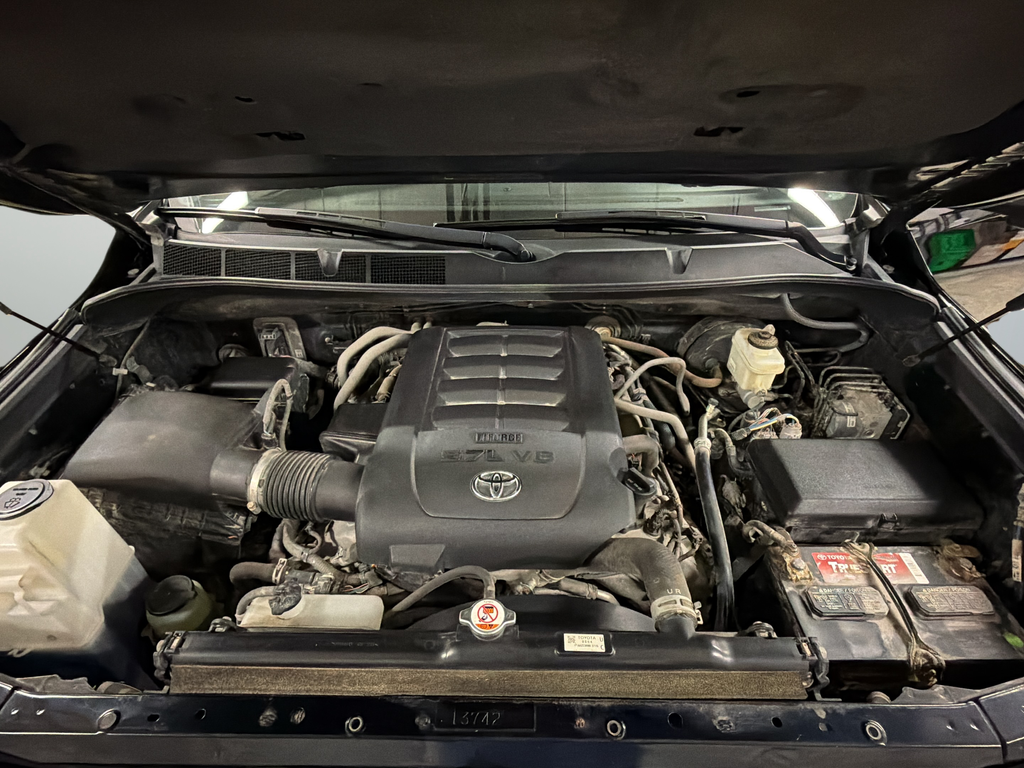 Used 2018 Black Toyota SR5 image 34