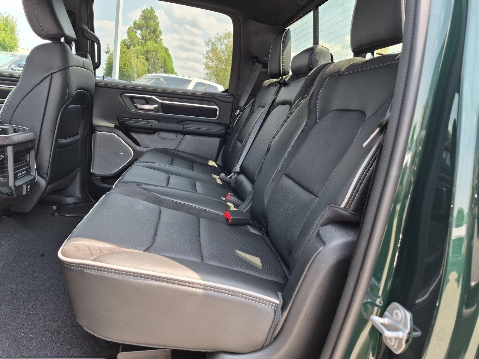 New 2026 Serrano-Green Metallic Exterior Paint RAM Laramie image 32