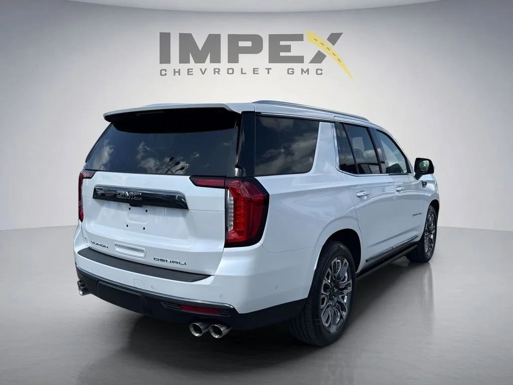 Used 2023 White Frost Tricoat GMC Denali Ultimate image 5