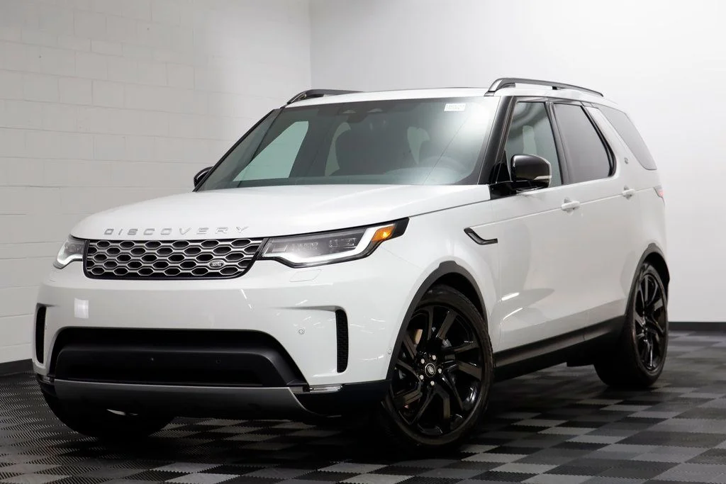 2025 Land Rover Discovery P300 S's photo